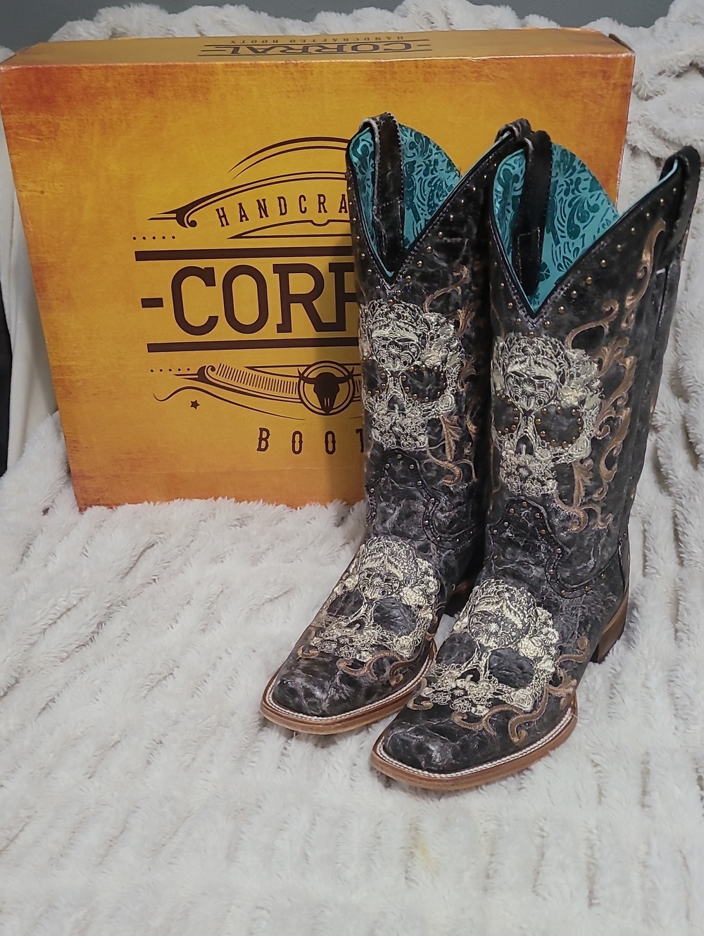 Corral Black Embroidered Skull Boots with Teal Lining..Worn Once To Wedding